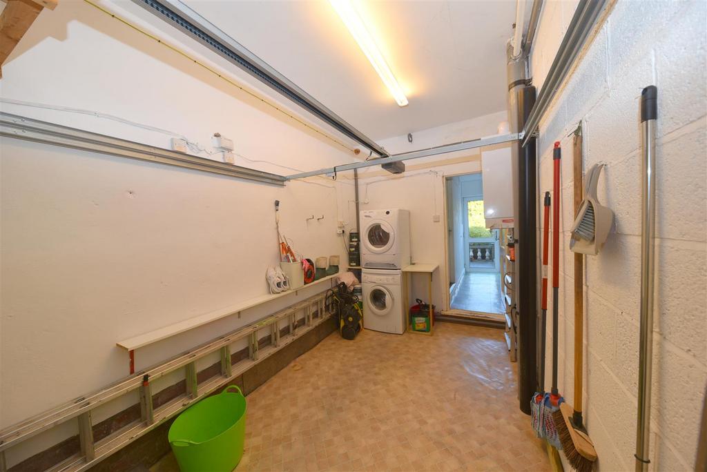 Laundry Room.JPG