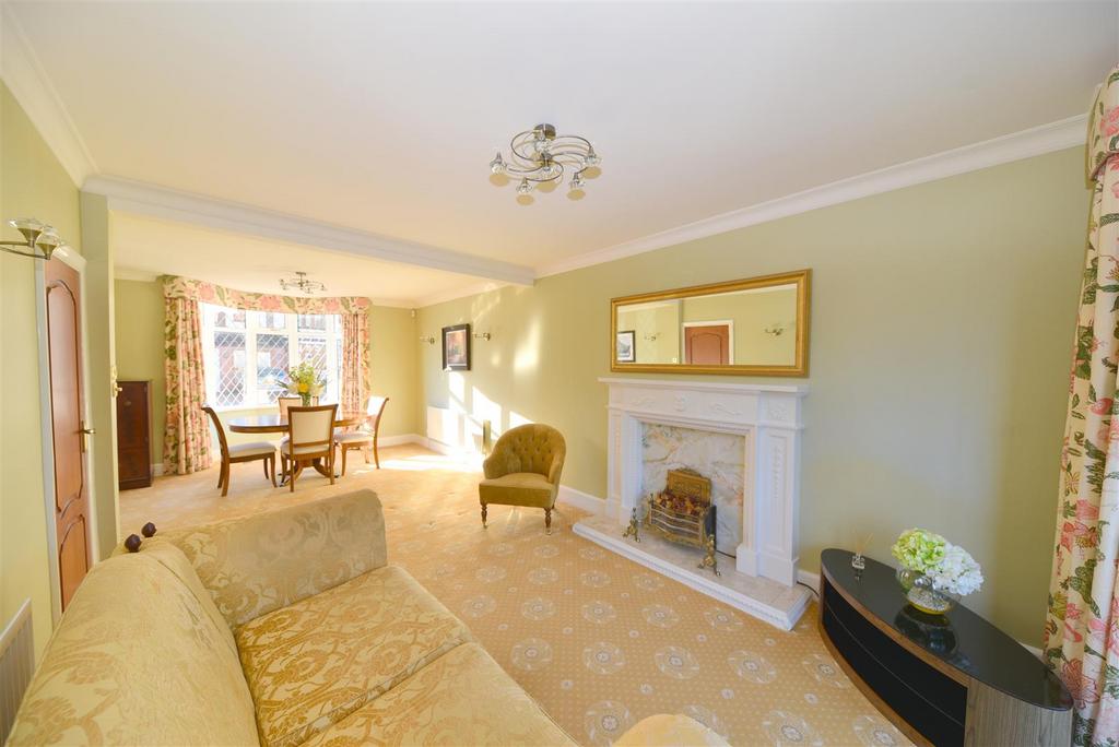 Dining and fireplace.JPG