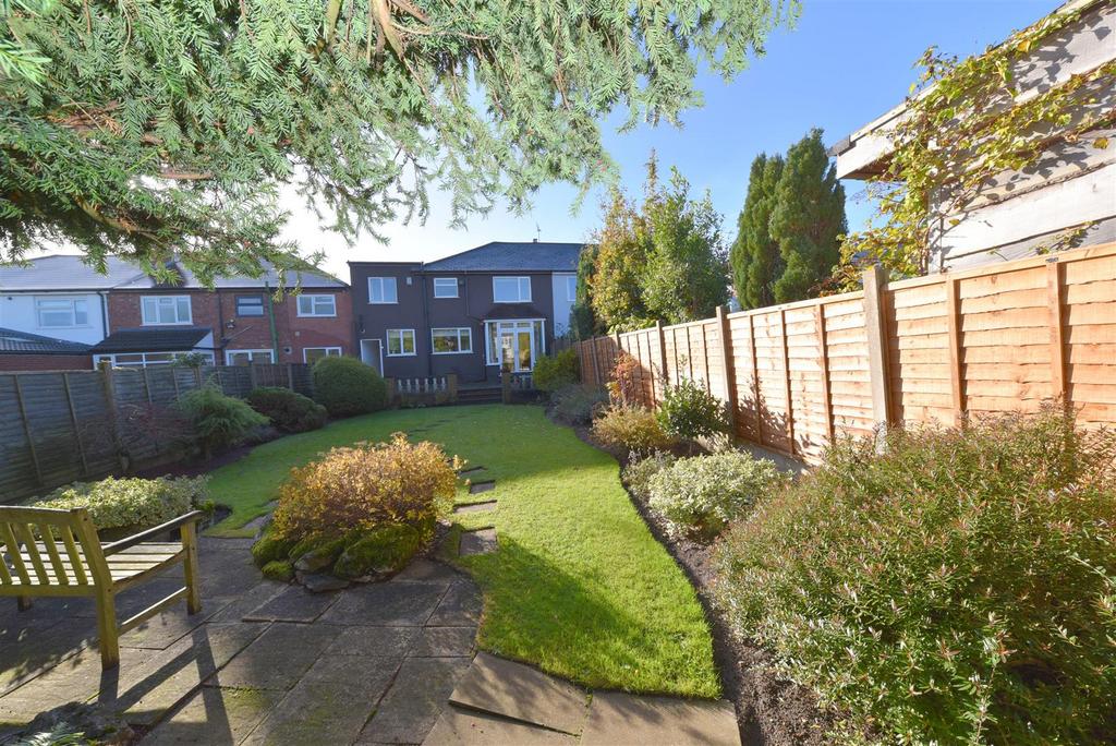 Back facing garden shot.JPG