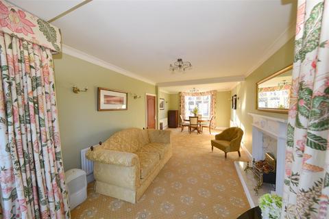 16 Edward Road, Oldbury, B68 0LY