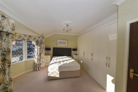 16 Edward Road, Oldbury, B68 0LY
