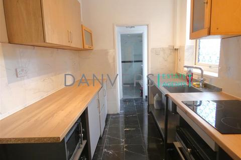 4 bedroom terraced house to rent, Ullswater Street, Leicester LE2