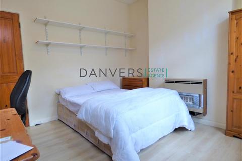 4 bedroom terraced house to rent, Ullswater Street, Leicester LE2