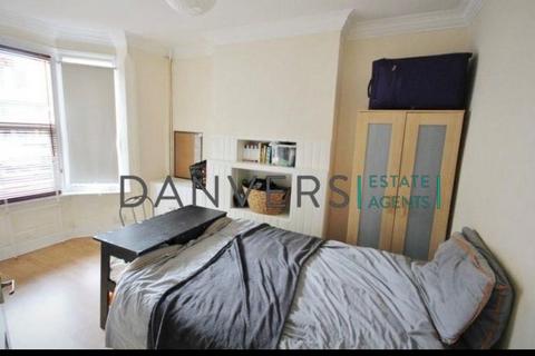 4 bedroom semi-detached house to rent - Harrow Road, Leicester LE3