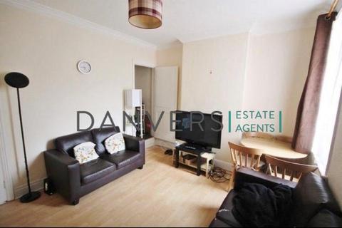 4 bedroom terraced house to rent, Harrow Road, Leicester LE3