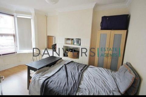 4 bedroom terraced house to rent, Harrow Road, Leicester LE3