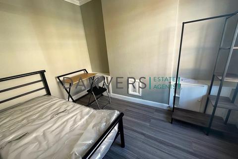 4 bedroom terraced house to rent, Grasmere Street, Leicester LE2
