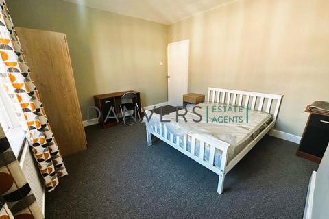 4 bedroom terraced house to rent, Grasmere Street, Leicester LE2