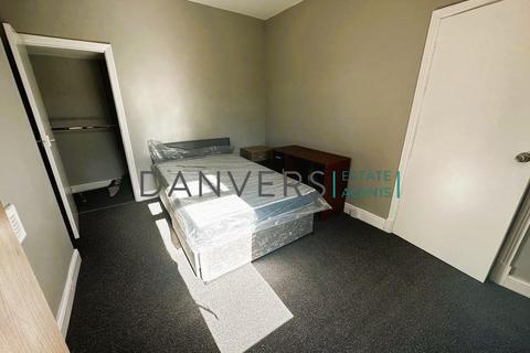 4 bedroom terraced house to rent, Grasmere Street, Leicester LE2