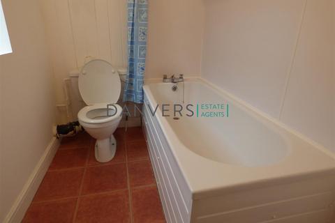 3 bedroom terraced house to rent, Merton Avenue, Leicester LE3