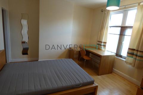 4 bedroom terraced house to rent, Ullswater Street, Leicester LE2