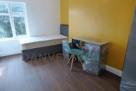 5 bedroom detached house to rent, Hinckley Road, Leicester LE3