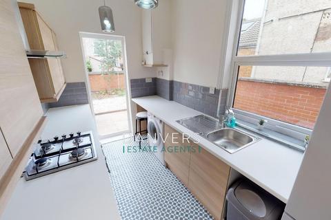 2 bedroom terraced house to rent, Henton Road, Leicester LE3