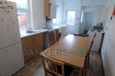 6 bedroom terraced house to rent, Brazil Street, Leicester LE2