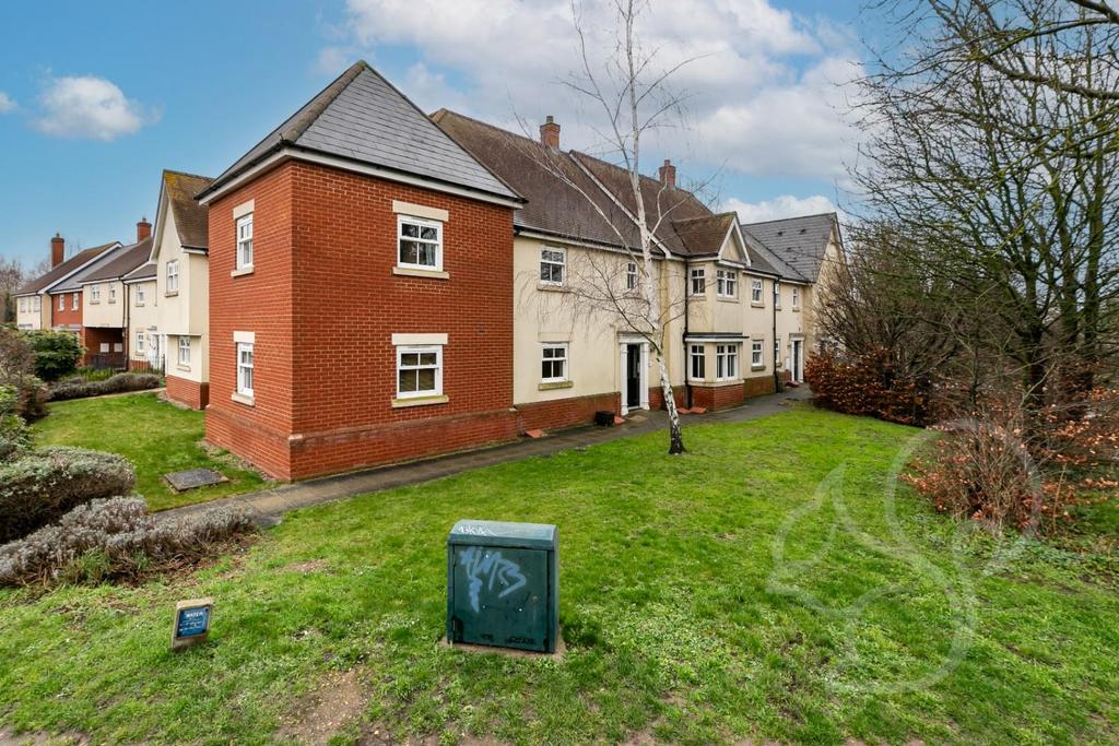 Feering Hill, Kelvedon 2 bed flat for sale £240,000