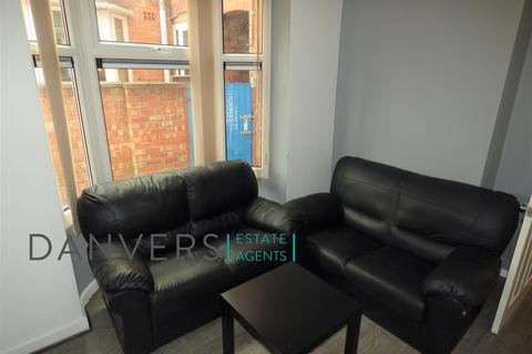 5 bedroom terraced house to rent, Equity Road, Leicester LE3