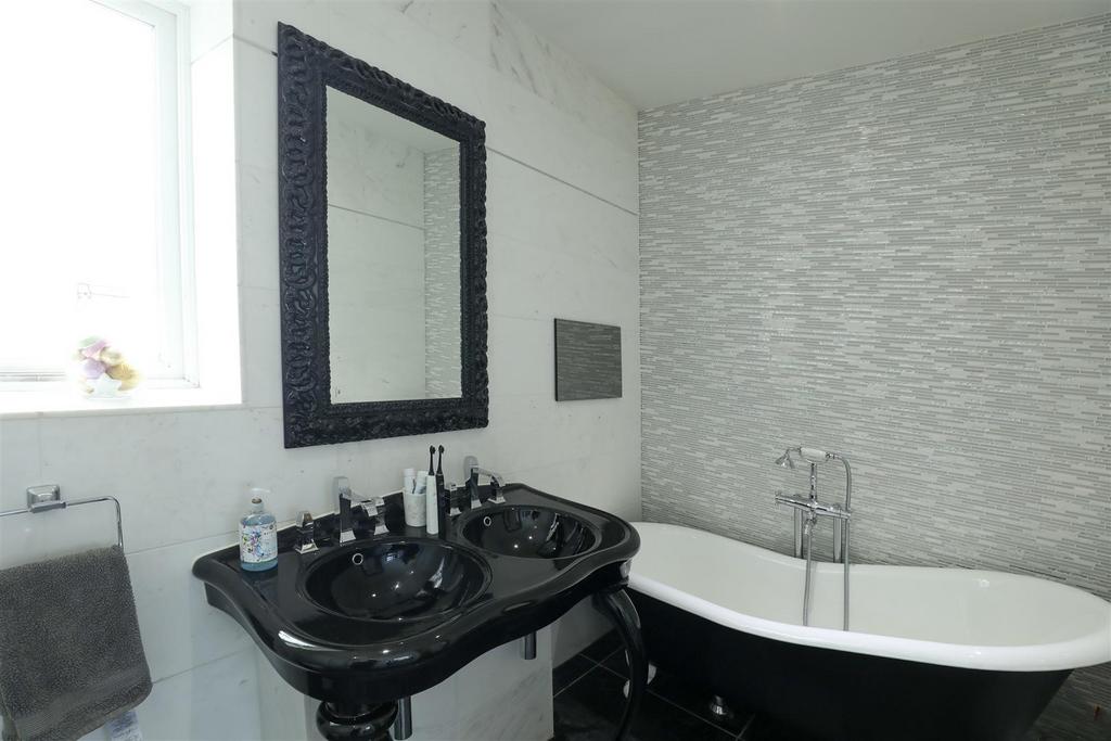 Master ensuite