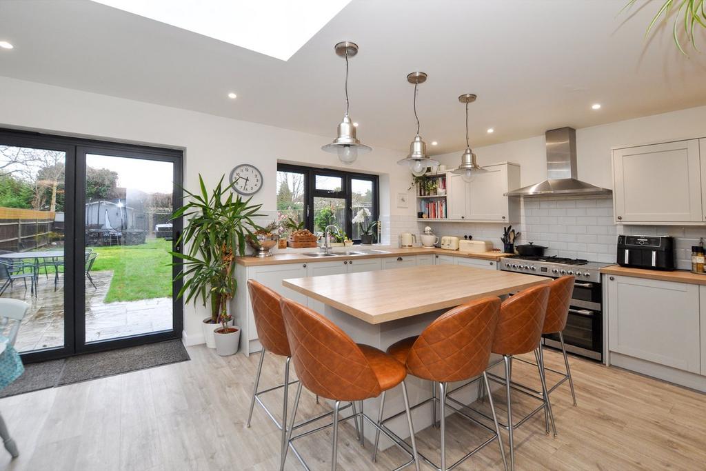 Lime Tree Walk, West Wickham, BR4 3 bed semidetached house for sale