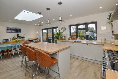 55 Lime Tree Walk, West Wickham, BR4 9EB