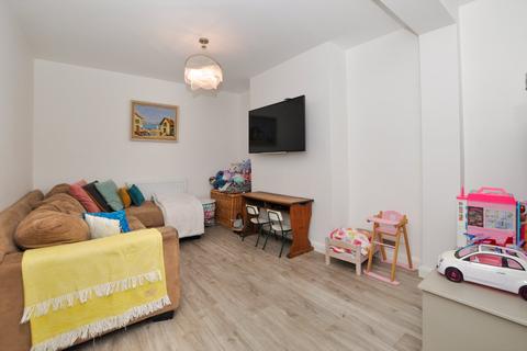 55 Lime Tree Walk, West Wickham, BR4 9EB