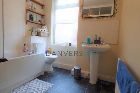 3 bedroom end of terrace house to rent, Norman Street, Leicester LE3