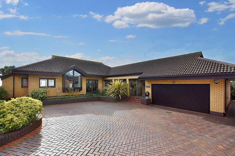 5 bedroom detached house for sale, 7 Oyster Bend, Sully, Vale of Glamorgan, CF64 5LW