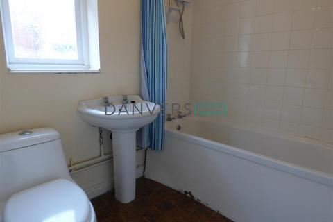 4 bedroom detached house to rent, Grasmere Street, Leicester LE2