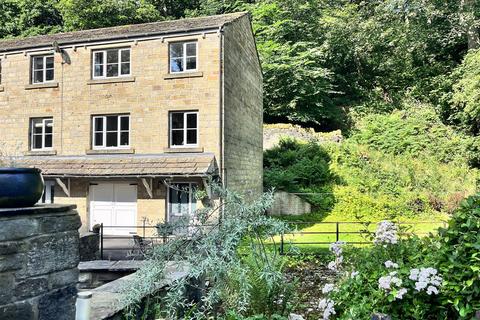 3 bedroom townhouse for sale, Wildspur Grove, Holmfirth HD9