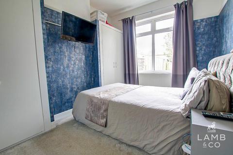 2 bedroom semi-detached bungalow for sale, Beaumont Avenue, Clacton-On-Sea CO15