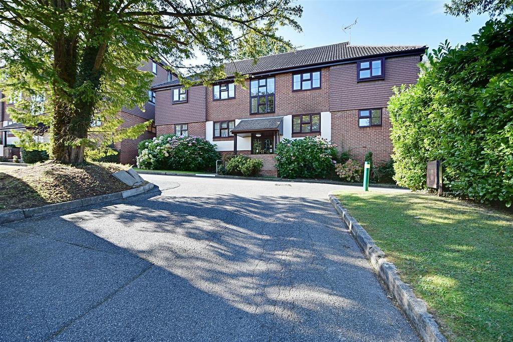 Mansell Close, BexhillOnSea 2 bed apartment for sale £215,000