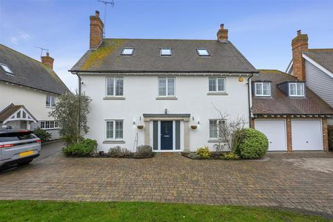 8 bedroom detached house for sale, Priors Field, Bicknacre, Chelmsford