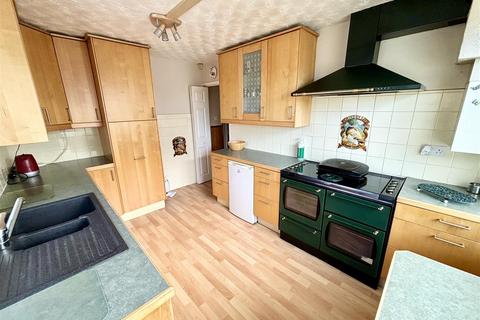3 Douglas Close, Upton, Poole, BH16 5HD