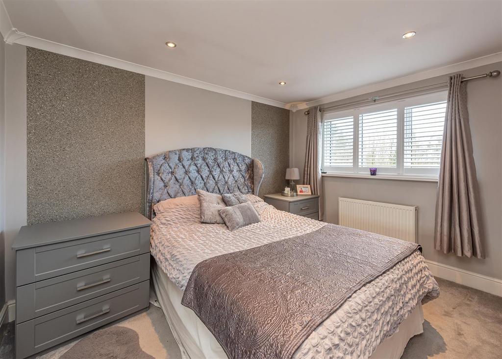 41 Ascot Drive bed2.jpg