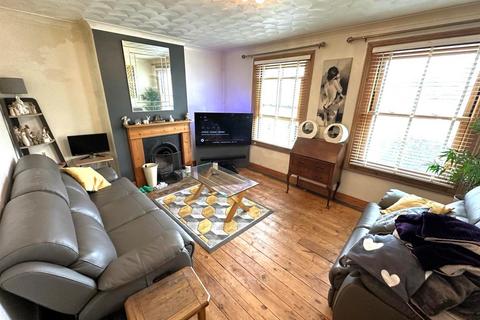 2 bedroom maisonette for sale, Cambridge Road, Aldershot