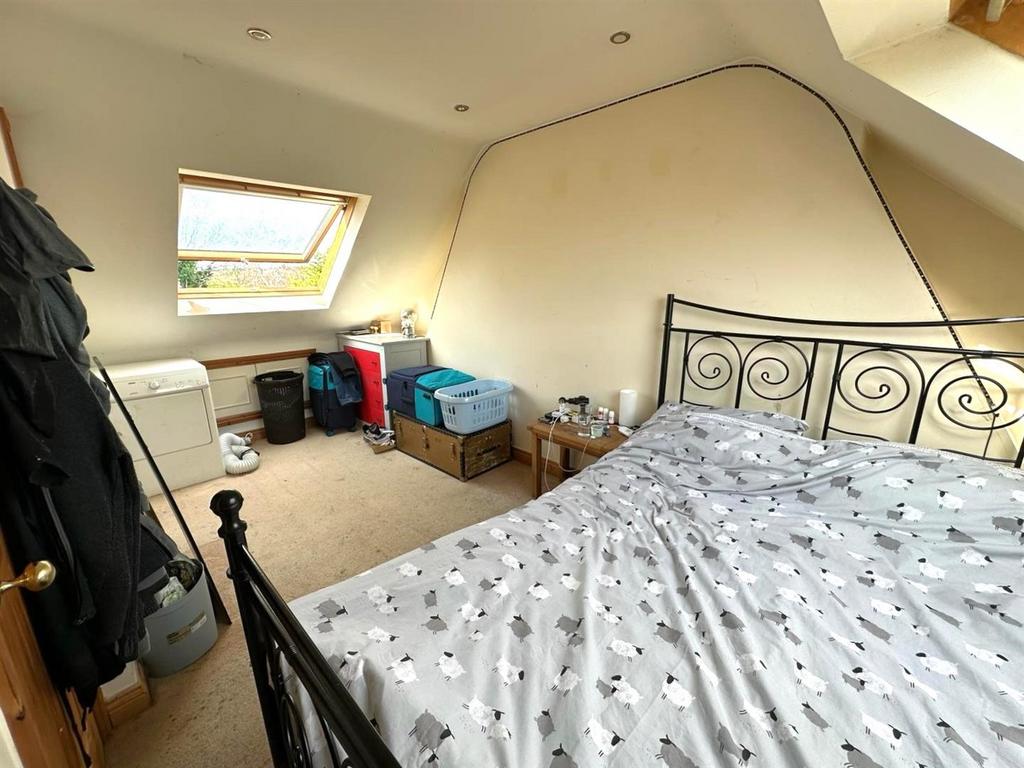 Bedroom new 3.jpg