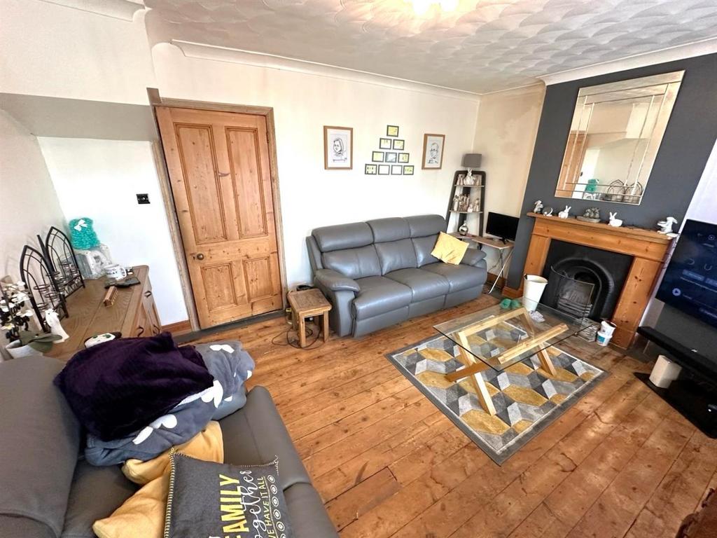 Living space new 2.jpg
