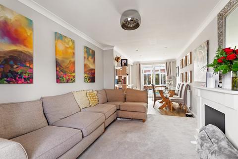 7 Downs Close, Hawkinge, Folkestone, CT18 7PA