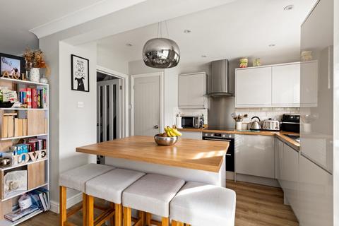 7 Downs Close, Hawkinge, Folkestone, CT18 7PA