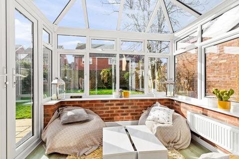 7 Downs Close, Hawkinge, Folkestone, CT18 7PA