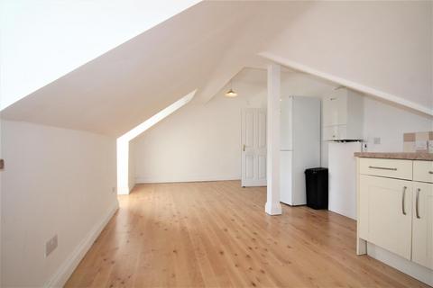 3 bedroom apartment to rent - Hengist Road, Boscombe, Bournemouth