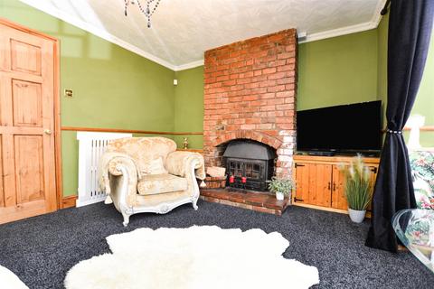 3 bedroom semi-detached house for sale, Northlands Road, Winterton, Scunthorpe