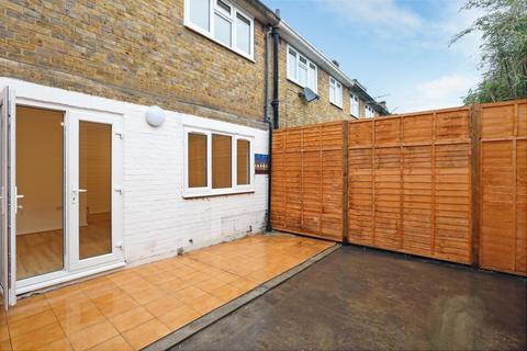 3 bedroom house for sale, Southwell Road, London, SE5