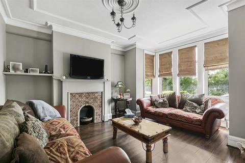 3 bedroom terraced house for sale, Farm Road, London