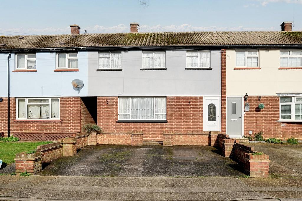 Cheviot Drive, Chelmsford CM1 3 bed terraced house for sale £300,000