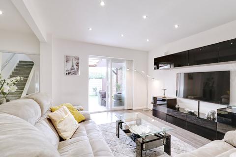 3 bedroom end of terrace house for sale, Theydon Gardens, Rainham RM13