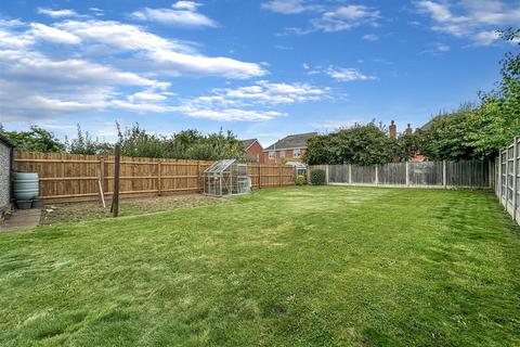 4 bedroom detached bungalow for sale, Linton Close, Farndon, Newark