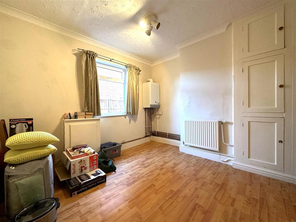Sitting Room/Bedroom (4) 231