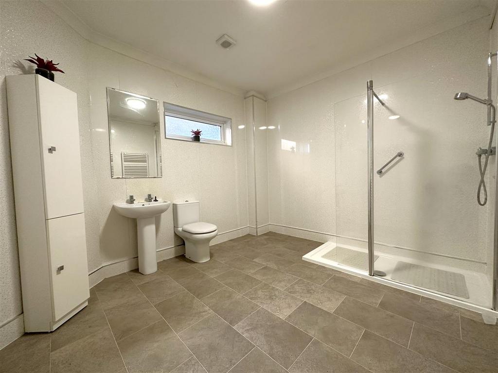 Modern Ground Floor Shower Room 160