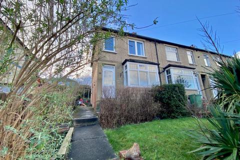 2 bedroom end of terrace house for sale, Hallas Grove, Huddersfield