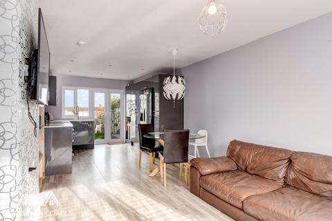 148 Radburn Close, Harlow, CM18 7EG